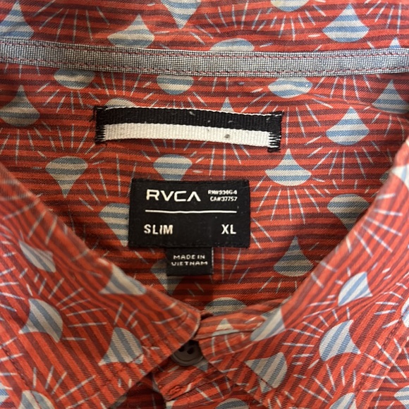 RVCA Men’s Diamond Print Button-Up - Picture 3 of 4
